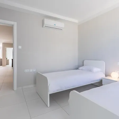 Apartment Unique Two Bedroom With Huge Outdoor Area And Close To Entertainment Is-Swieqi