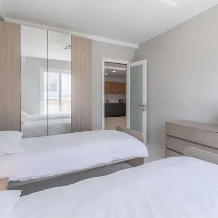 Apartment Unique Two Bedroom With Huge Outdoor Area And Close To Entertainment *