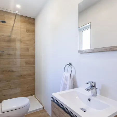 Unique Two Bedroom With Huge Outdoor Area And Close To Entertainment Is-Swieqi