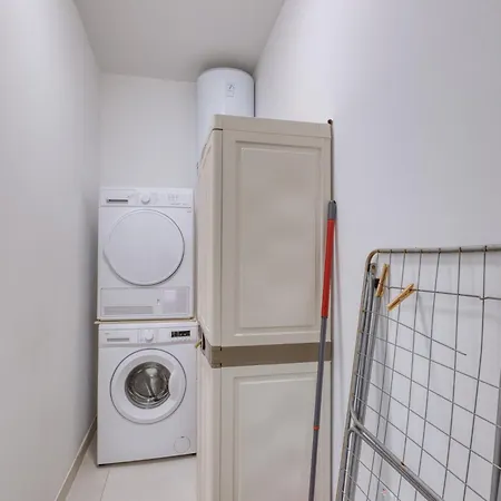 Unique Two Bedroom With Huge Outdoor Area And Close To Entertainment *